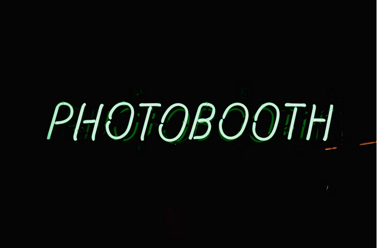 How to Get the Best Pictures from an Online Photo Booth Service